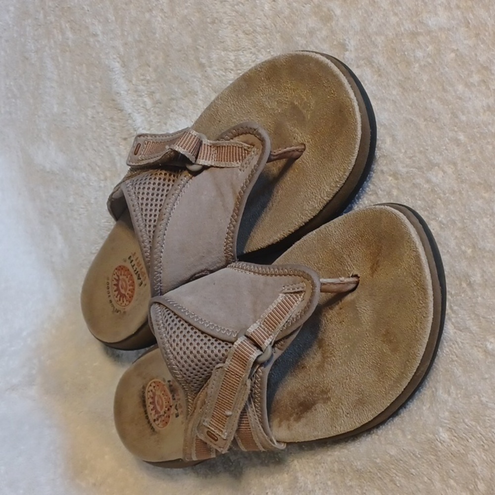 Earth shoes women's size 10 sandals